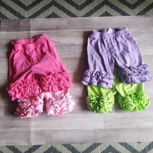 Set of ruffle shorts